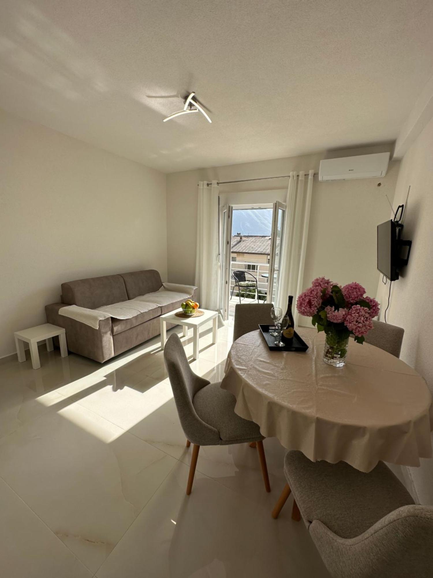 Sunny Apartment Kotor Luaran gambar