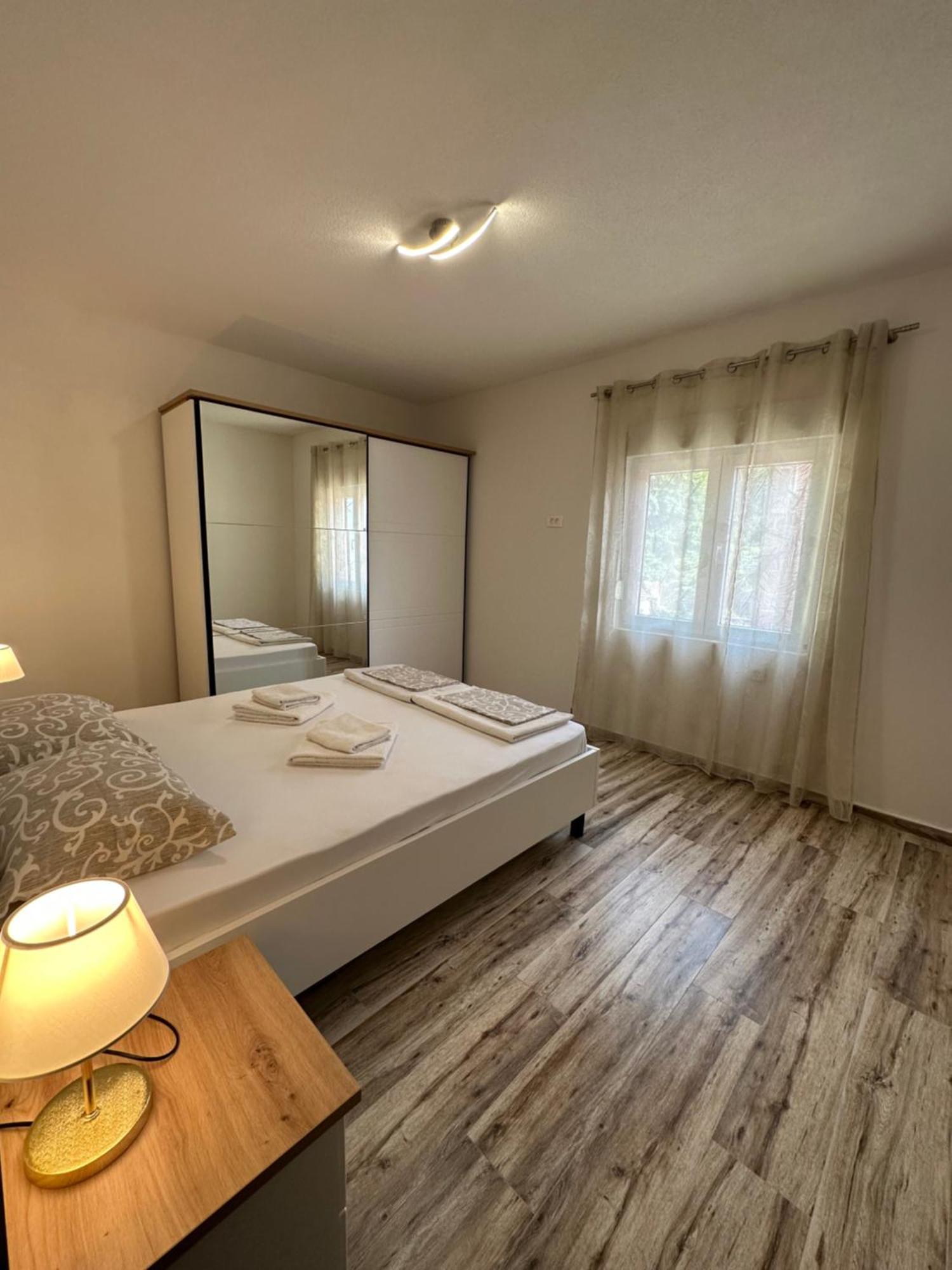 Sunny Apartment Kotor Luaran gambar